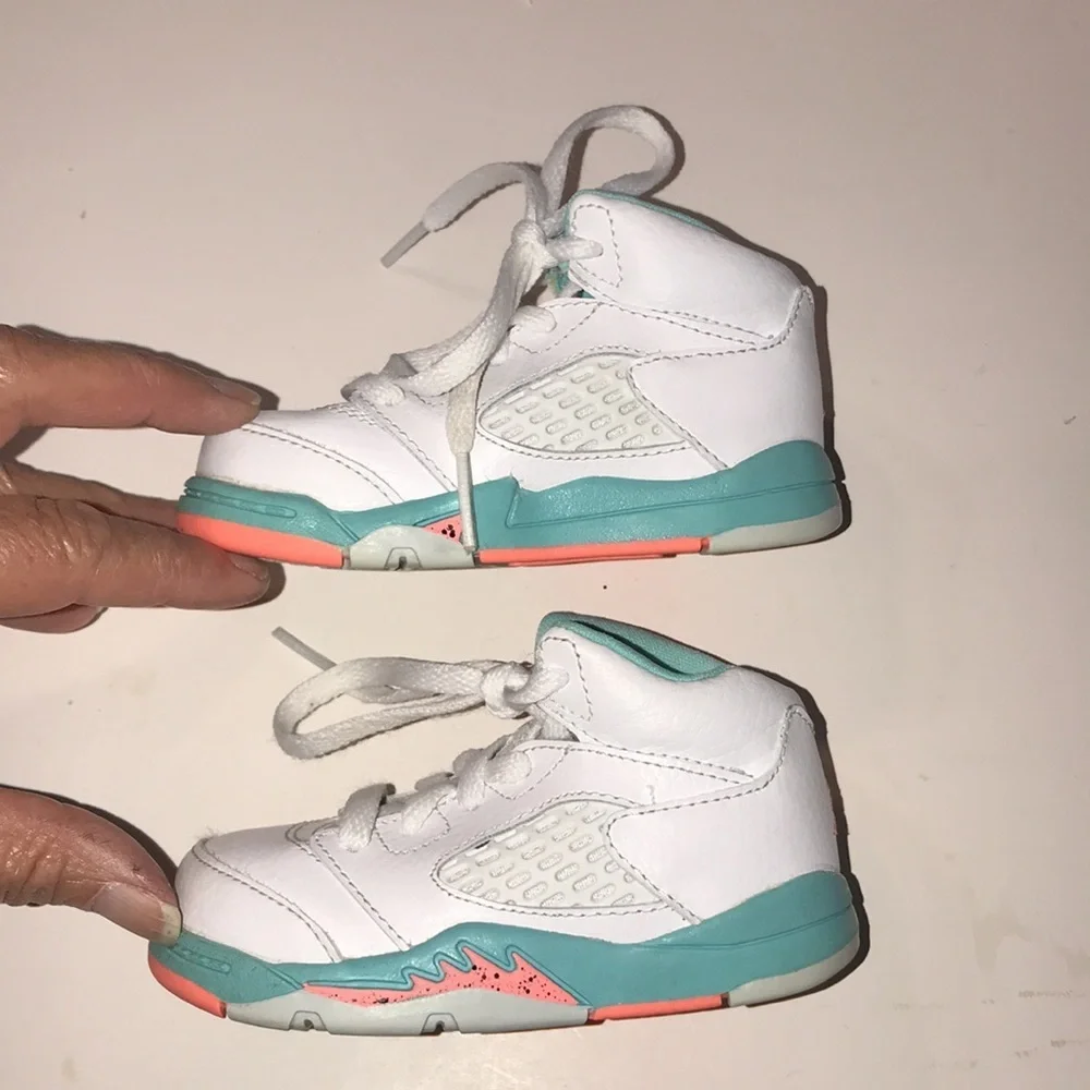 Girl’s Jordan V Retro Sneakers